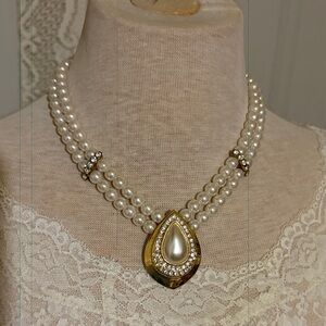 Faux Pearl Choker Pendant Necklace